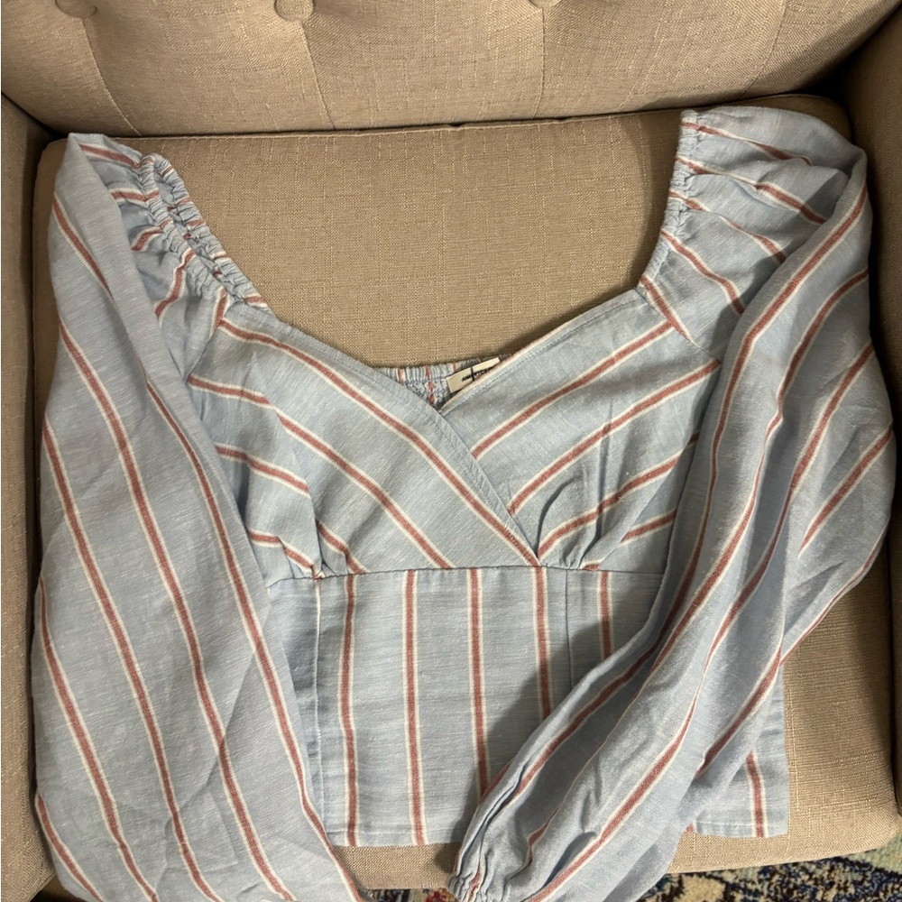 NWOT American eagle Striped Blue and White Blouse long sleeve crop